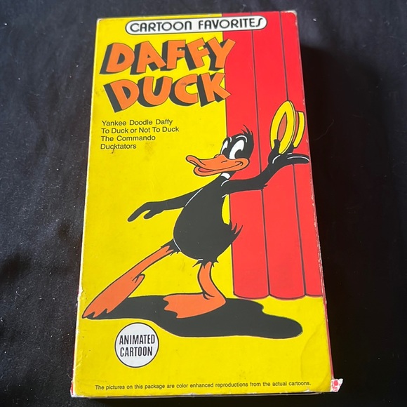 Daffy Duck VHS - Picture 1 of 3